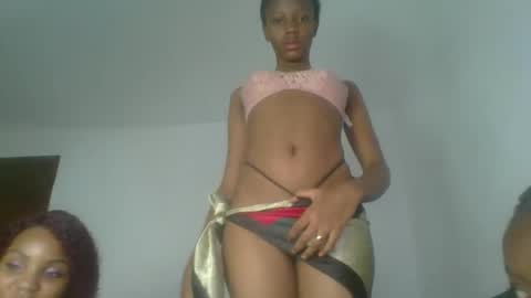 Snapshot of heilybunny chatting on April 27, 2026, 9:02 pm heilybunny online show from April 27, 2026, 9:02 pm