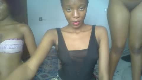 Snapshot of heilybunny chatting on May 2, 2026, 11:48 am heilybunny online show from May 2, 2026, 11:48 am