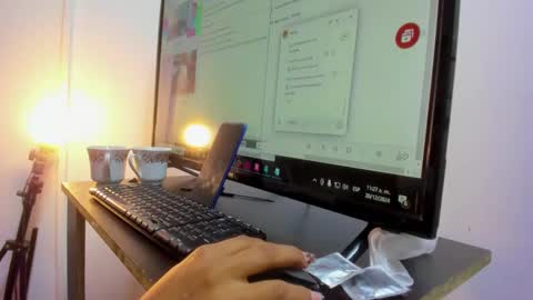 Snapshot of heleenhott_ chatting on December 20, 2024, 4:25 pm hellen online show from December 20, 2024, 4:25 pm