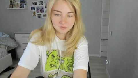 Snapshot of helen_angel_girl chatting on July 22, 2026, 6:16 am Helen sven online show from July 22, 2026, 6:16 am
