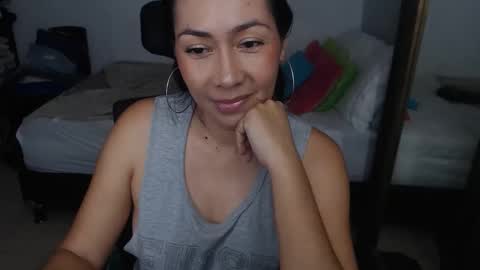 Snapshot of helen_lya chatting on April 1, 2026, 8:06 pm Helen online show from April 1, 2026, 8:06 pm