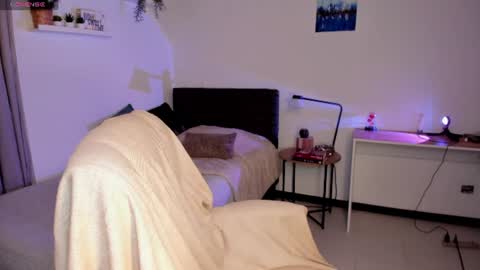 helen_miller online show from July 31, 2026, 1:49 am