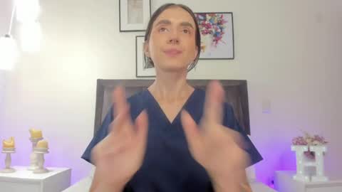Helen  online show from June 5, 2026, 12:55 pm