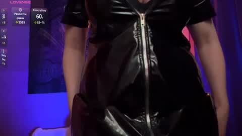 Snapshot of helena__femdom chatting on April 30, 2026, 3:29 pm Helena online show from April 30, 2026, 3:29 pm