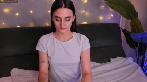 Helen online show from December 22, 2024, 8:47 pm