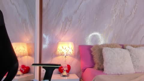 Helena Santos  online show from March 3, 2026, 11:05 am