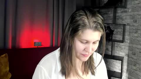 helenahoffmann online show from March 4, 2026, 4:07 am