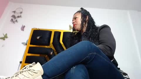 helenahotwet online show from December 29, 2024, 1:17 pm