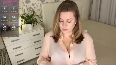 Helena Bonham online show from December 13, 2025, 9:53 pm