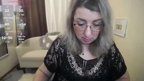 helenenigma online show from November 10, 2025, 7:46 pm