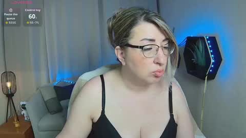 Snapshot of helenenigma chatting on April 30, 2026, 8:57 pm helenenigma online show from April 30, 2026, 8:57 pm