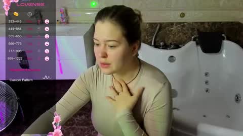 helenhartt online show from November 10, 2025, 1:59 am