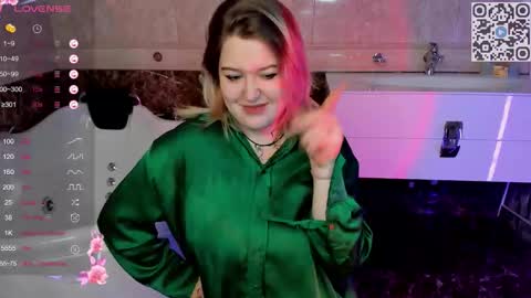 helenhartt online show from November 16, 2025, 1:55 am