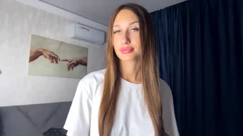Chloe online show from September 29, 2025, 9:14 am