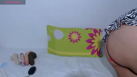 helennamartinez online show from February 9, 2025, 6:01 am