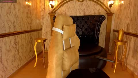 Helen or Hells online show from November 10, 2025, 12:37 pm