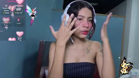 Helia Transfem and Amy online show from November 10, 2025, 9:47 pm