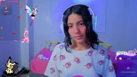 Helia Transfem and Amy online show from February 3, 2026, 6:22 am