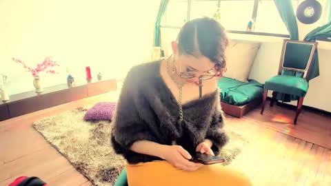 Heliconia online show from March 13, 2026, 8:04 pm