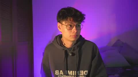 Snapshot of heliero chatting on June 13, 2026, 3:04 am Helio online show from June 13, 2026, 3:04 am