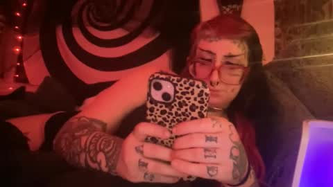 Bunnie Rotz online show from December 21, 2025, 9:05 am