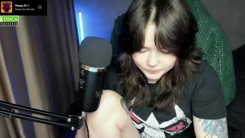 Snapshot of hell_hotline chatting on May 30, 2026, 6:49 pm Red online show from May 30, 2026, 6:49 pm
