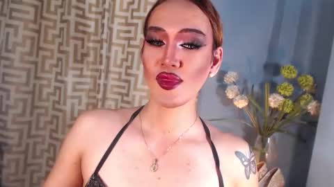 hellatarahathor online show from March 29, 2026, 1:11 pm