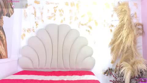 HellemMonet online show from November 22, 2025, 9:03 pm