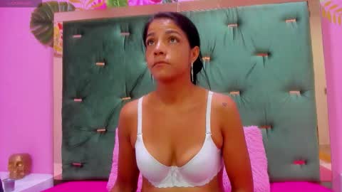 Hellen  online show from September 17, 2025, 11:12 am