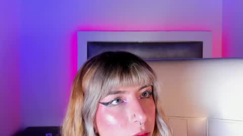 Snapshot of hellen__smith_ chatting on May 7, 2026, 8:25 pm hellen__smith_ online show from May 7, 2026, 8:25 pm
