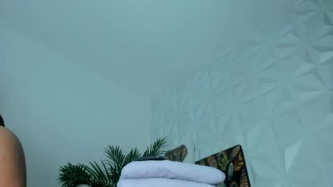 hellen     online show from November 14, 2025, 7:23 pm