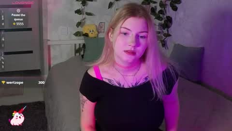 HellenHorny online show from October 3, 2025, 11:07 am