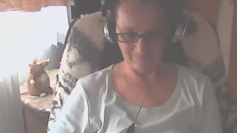 Snapshot of hellenmarie chatting on October 14, 2025, 10:27 am hellenmarie online show from October 14, 2025, 10:27 am