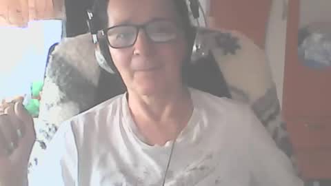 Snapshot of hellenmarie chatting on February 1, 2026, 11:20 am hellenmarie online show from February 1, 2026, 11:20 am