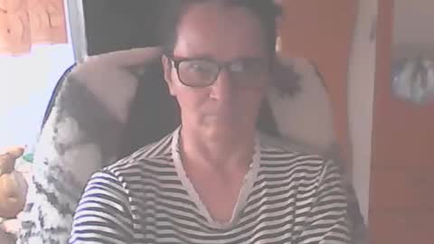 Snapshot of hellenmarie chatting on February 16, 2026, 11:17 am hellenmarie online show from February 16, 2026, 11:17 am