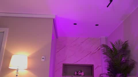 hellenroyy online show from October 27, 2025, 4:05 am