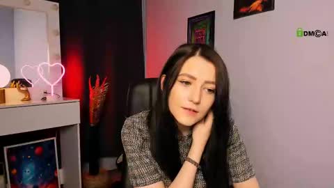 Helli online show from March 7, 2025, 8:11 pm