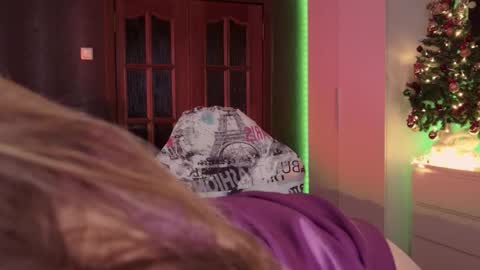 Alisia  Monday to Friday from 10 am to 4 pm GMT 2 online show from December 19, 2025, 9:05 am