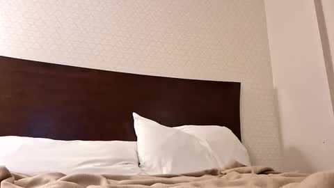 hellokitten123 online show from April 2, 2026, 3:26 am