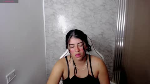 Snapshot of helloo_kityy25 chatting on March 19, 2026, 2:26 am helloo_kityy25 online show from March 19, 2026, 2:26 am