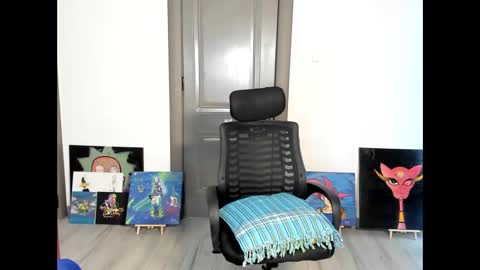 Sandy online show from April 12, 2026, 5:34 am