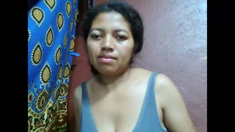 Snapshot of henitsaldy chatting on September 24, 2025, 6:33 pm henitsaldy online show from September 24, 2025, 6:33 pm