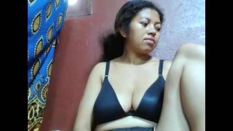 Snapshot of henitsaldy chatting on October 1, 2025, 8:20 am henitsaldy online show from October 1, 2025, 8:20 am