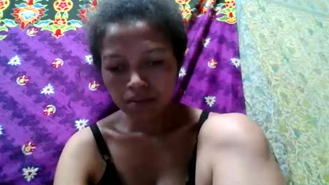 Snapshot of henitsaldy chatting on March 4, 2026, 8:20 am henitsaldy online show from March 4, 2026, 8:20 am