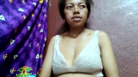 Snapshot of henitsaldy chatting on May 1, 2026, 6:29 am henitsaldy online show from May 1, 2026, 6:29 am