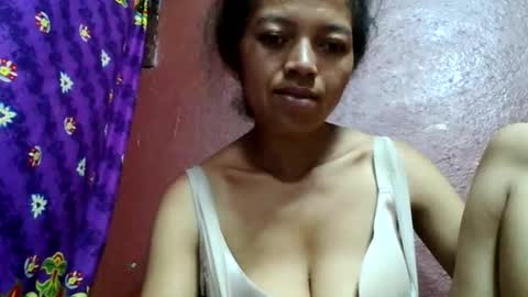 Snapshot of henitsaldy chatting on May 2, 2026, 7:08 pm henitsaldy online show from May 2, 2026, 7:08 pm