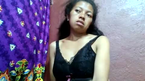 Snapshot of henitsaldy chatting on May 4, 2026, 2:57 pm henitsaldy online show from May 4, 2026, 2:57 pm