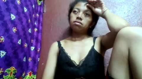 Snapshot of henitsaldy chatting on May 5, 2026, 3:03 am henitsaldy online show from May 5, 2026, 3:03 am