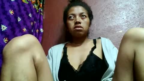 Snapshot of henitsaldy chatting on May 15, 2026, 3:02 am henitsaldy online show from May 15, 2026, 3:02 am