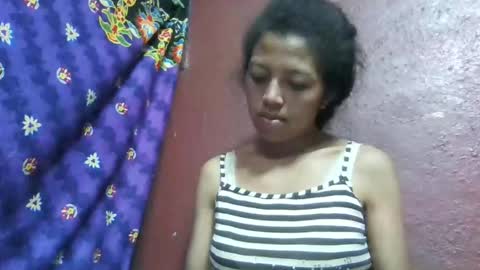 Snapshot of henitsaldy chatting on May 17, 2026, 2:24 pm henitsaldy online show from May 17, 2026, 2:24 pm